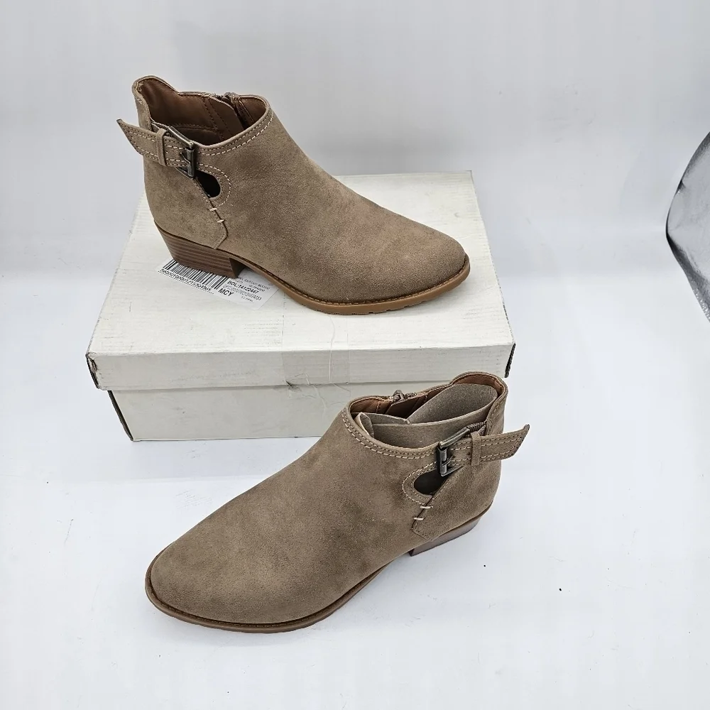 NIB Style & Co. Mabel Womens Taupe Almond Toe Faux Suede Ankle Boots Size 6.5